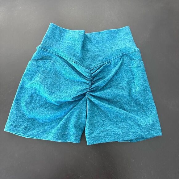 Bombshell Sportswear Curve Shorts - Picture 2 of 3